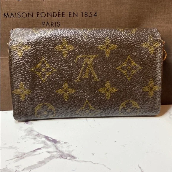 SOLDAuthentic Louis Vuitton Monogram Compact Bifold Zippy Wallet - Picture 4 of 13